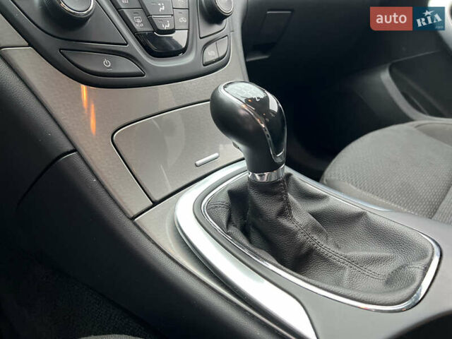 Серый Опель Инсигния, объемом двигателя 1.6 л и пробегом 155 тыс. км за 10300 $, фото 41 на Automoto.ua