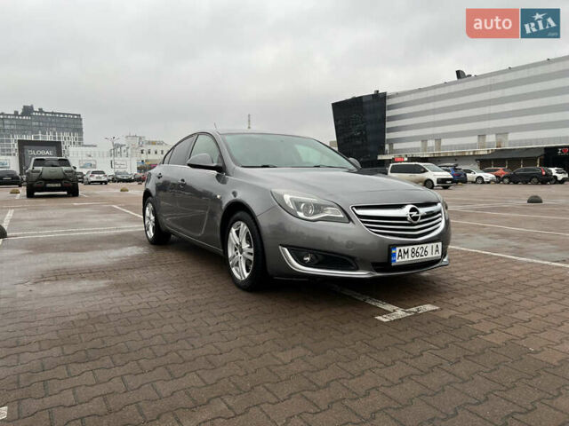 Серый Опель Инсигния, объемом двигателя 1.6 л и пробегом 155 тыс. км за 10300 $, фото 1 на Automoto.ua