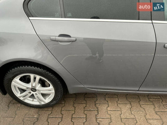 Серый Опель Инсигния, объемом двигателя 1.6 л и пробегом 155 тыс. км за 10300 $, фото 17 на Automoto.ua