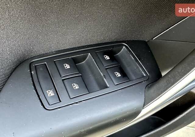 Серый Опель Инсигния, объемом двигателя 1.6 л и пробегом 131 тыс. км за 7700 $, фото 23 на Automoto.ua