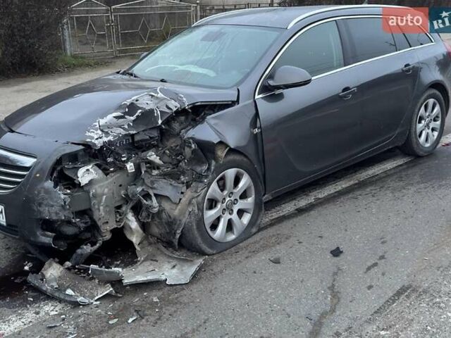 Серый Опель Инсигния, объемом двигателя 2 л и пробегом 267 тыс. км за 3500 $, фото 1 на Automoto.ua
