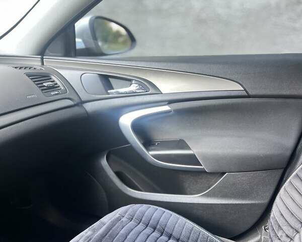 Сірий Опель Інсігнія, об'ємом двигуна 1.96 л та пробігом 247 тис. км за 7300 $, фото 41 на Automoto.ua