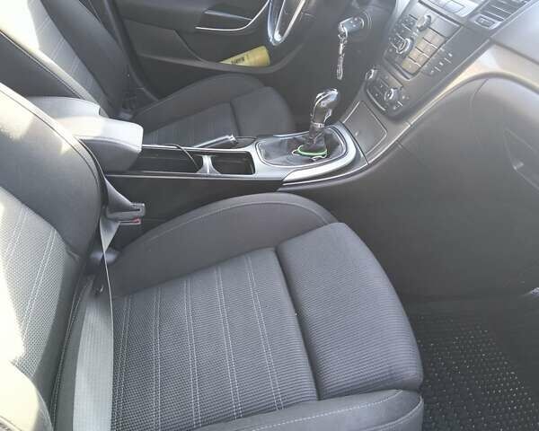 Сірий Опель Інсігнія, об'ємом двигуна 1.96 л та пробігом 240 тис. км за 6500 $, фото 4 на Automoto.ua