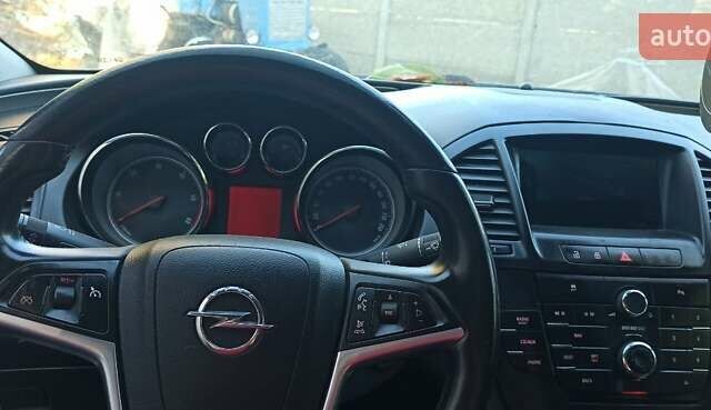 Серый Опель Инсигния, объемом двигателя 1.96 л и пробегом 300 тыс. км за 5700 $, фото 4 на Automoto.ua