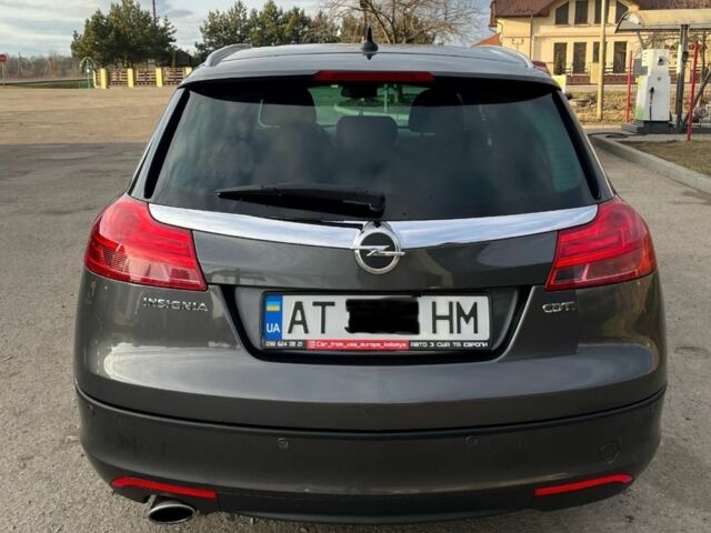 Сірий Опель Інсігнія, об'ємом двигуна 2 л та пробігом 267 тис. км за 3500 $, фото 1 на Automoto.ua
