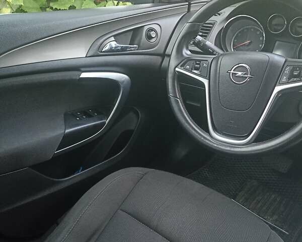 Серый Опель Инсигния, объемом двигателя 2 л и пробегом 245 тыс. км за 6700 $, фото 9 на Automoto.ua