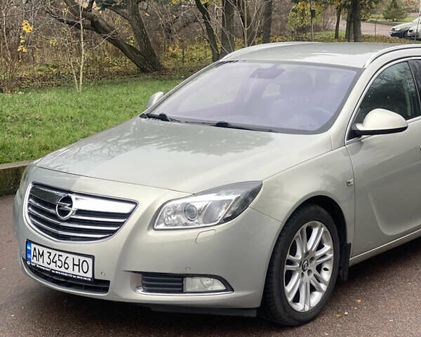 Серый Опель Инсигния, объемом двигателя 2 л и пробегом 299 тыс. км за 7500 $, фото 2 на Automoto.ua