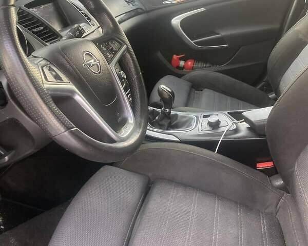 Сірий Опель Інсігнія, об'ємом двигуна 1.96 л та пробігом 229 тис. км за 8000 $, фото 3 на Automoto.ua