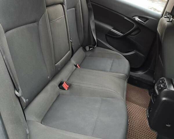 Серый Опель Инсигния, объемом двигателя 1.96 л и пробегом 298 тыс. км за 5900 $, фото 13 на Automoto.ua