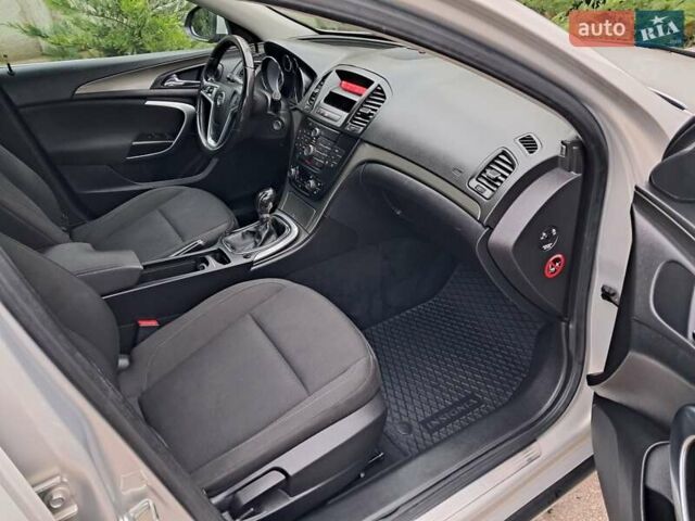 Серый Опель Инсигния, объемом двигателя 1.6 л и пробегом 244 тыс. км за 6500 $, фото 70 на Automoto.ua