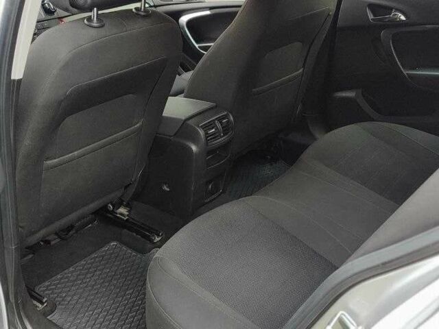 Серый Опель Инсигния, объемом двигателя 2 л и пробегом 243 тыс. км за 7300 $, фото 9 на Automoto.ua