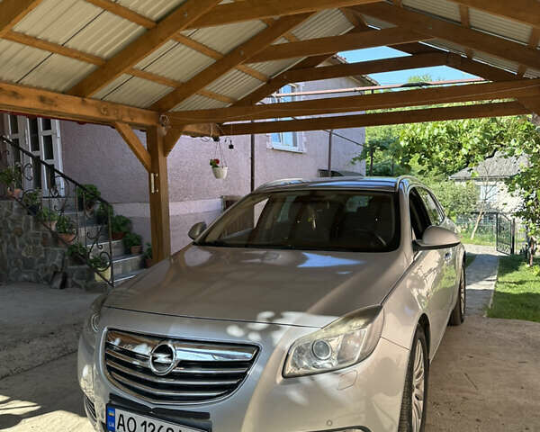 Серый Опель Инсигния, объемом двигателя 2 л и пробегом 346 тыс. км за 6850 $, фото 1 на Automoto.ua