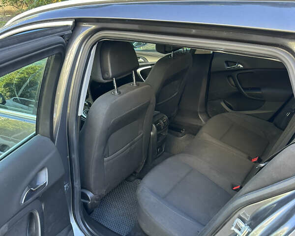 Сірий Опель Інсігнія, об'ємом двигуна 1.96 л та пробігом 315 тис. км за 6000 $, фото 9 на Automoto.ua