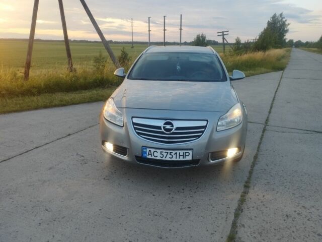 Серый Опель Инсигния, объемом двигателя 2 л и пробегом 293 тыс. км за 5800 $, фото 1 на Automoto.ua