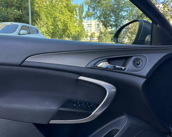 Сірий Опель Інсігнія, об'ємом двигуна 1.96 л та пробігом 315 тис. км за 6000 $, фото 7 на Automoto.ua