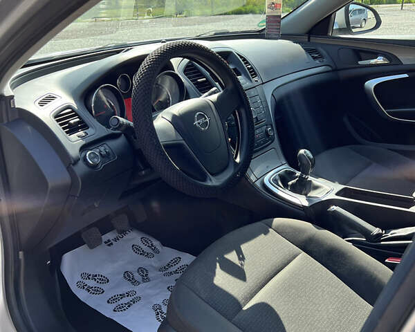 Серый Опель Инсигния, объемом двигателя 1.6 л и пробегом 161 тыс. км за 6900 $, фото 9 на Automoto.ua