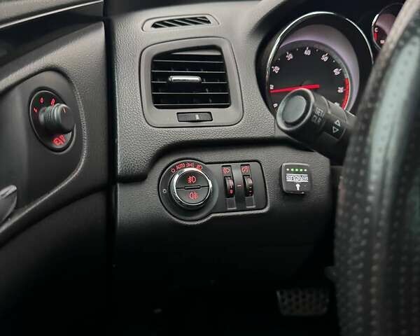 Серый Опель Инсигния, объемом двигателя 2 л и пробегом 210 тыс. км за 6690 $, фото 7 на Automoto.ua