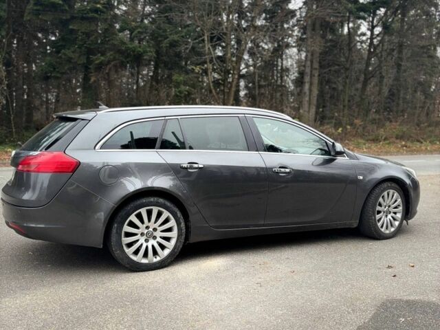 Серый Опель Инсигния, объемом двигателя 2 л и пробегом 400 тыс. км за 6000 $, фото 2 на Automoto.ua