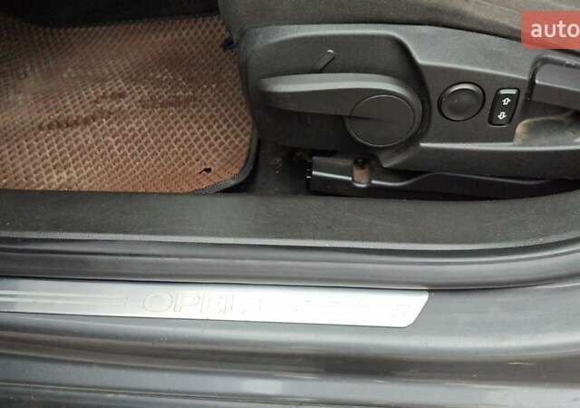 Серый Опель Инсигния, объемом двигателя 1.96 л и пробегом 298 тыс. км за 6300 $, фото 18 на Automoto.ua