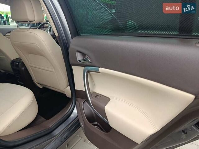 Серый Опель Инсигния, объемом двигателя 1.6 л и пробегом 290 тыс. км за 7300 $, фото 10 на Automoto.ua