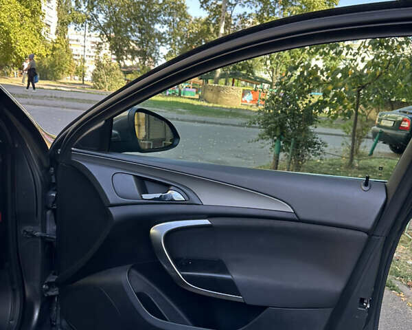 Сірий Опель Інсігнія, об'ємом двигуна 1.96 л та пробігом 315 тис. км за 6000 $, фото 13 на Automoto.ua