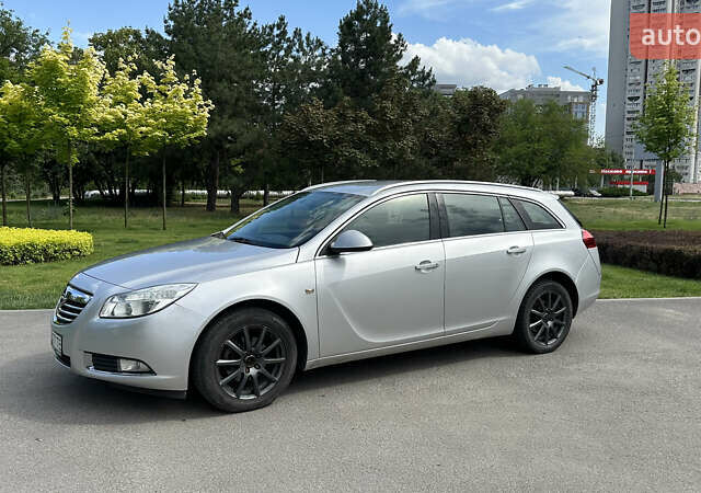 Серый Опель Инсигния, объемом двигателя 1.96 л и пробегом 290 тыс. км за 6700 $, фото 3 на Automoto.ua