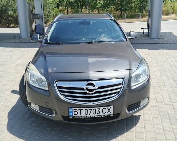 Серый Опель Инсигния, объемом двигателя 2 л и пробегом 228 тыс. км за 6100 $, фото 5 на Automoto.ua