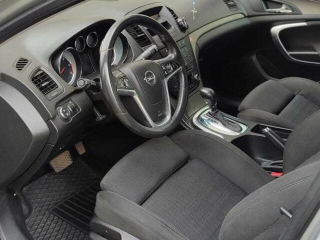 Серый Опель Инсигния, объемом двигателя 2 л и пробегом 243 тыс. км за 7300 $, фото 6 на Automoto.ua