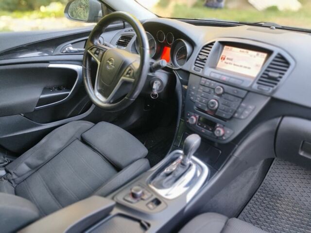 Серый Опель Инсигния, объемом двигателя 2 л и пробегом 339 тыс. км за 3900 $, фото 7 на Automoto.ua