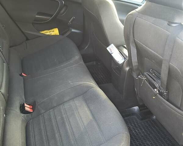 Сірий Опель Інсігнія, об'ємом двигуна 1.96 л та пробігом 240 тис. км за 6500 $, фото 9 на Automoto.ua