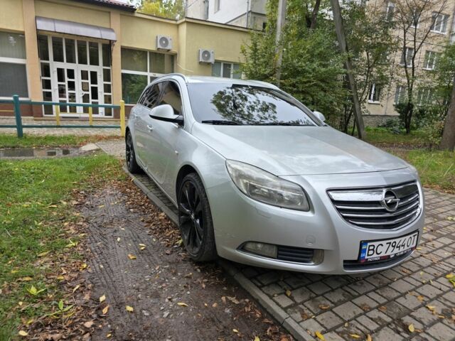 Серый Опель Инсигния, объемом двигателя 2 л и пробегом 239 тыс. км за 5900 $, фото 2 на Automoto.ua