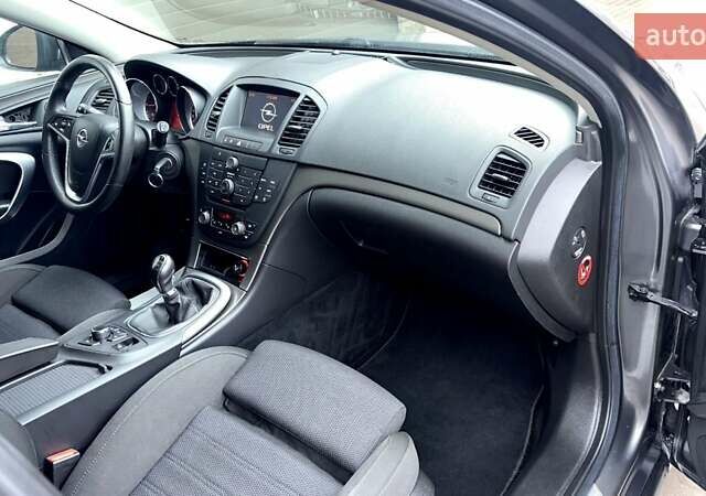 Серый Опель Инсигния, объемом двигателя 1.6 л и пробегом 178 тыс. км за 7700 $, фото 16 на Automoto.ua