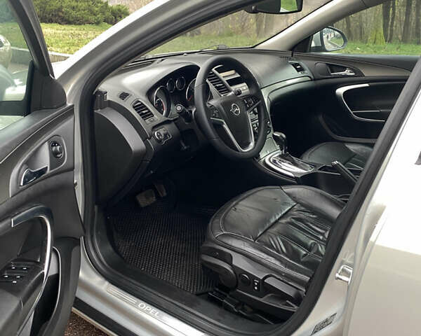 Серый Опель Инсигния, объемом двигателя 2 л и пробегом 299 тыс. км за 7500 $, фото 14 на Automoto.ua