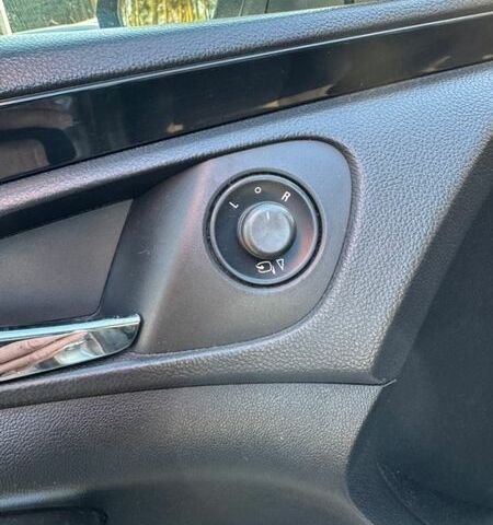 Сірий Опель Інсігнія, об'ємом двигуна 1.96 л та пробігом 287 тис. км за 5499 $, фото 27 на Automoto.ua