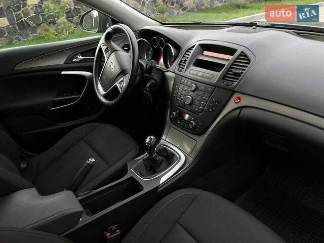 Сірий Опель Інсігнія, об'ємом двигуна 2 л та пробігом 236 тис. км за 7300 $, фото 5 на Automoto.ua