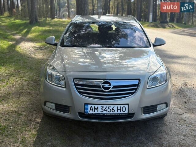 Серый Опель Инсигния, объемом двигателя 2 л и пробегом 302 тыс. км за 4900 $, фото 1 на Automoto.ua