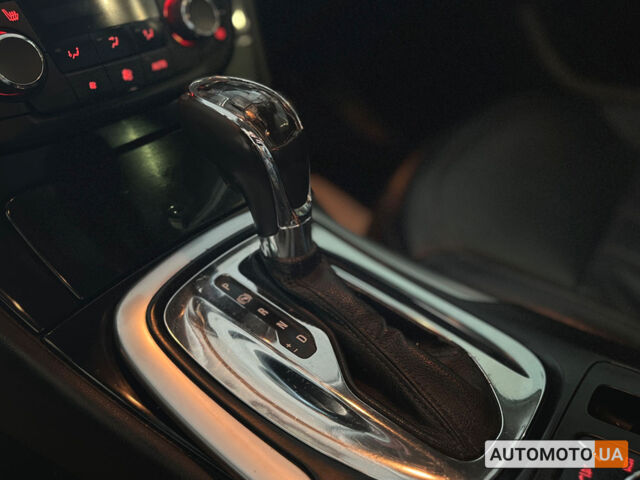 Серый Опель Инсигния, объемом двигателя 2 л и пробегом 308 тыс. км за 7600 $, фото 14 на Automoto.ua