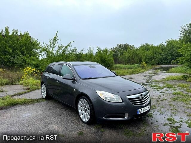 Серый Опель Инсигния, объемом двигателя 2 л и пробегом 220 тыс. км за 7500 $, фото 2 на Automoto.ua