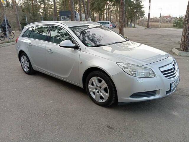 Сірий Опель Інсігнія, об'ємом двигуна 1.96 л та пробігом 245 тис. км за 7000 $, фото 2 на Automoto.ua