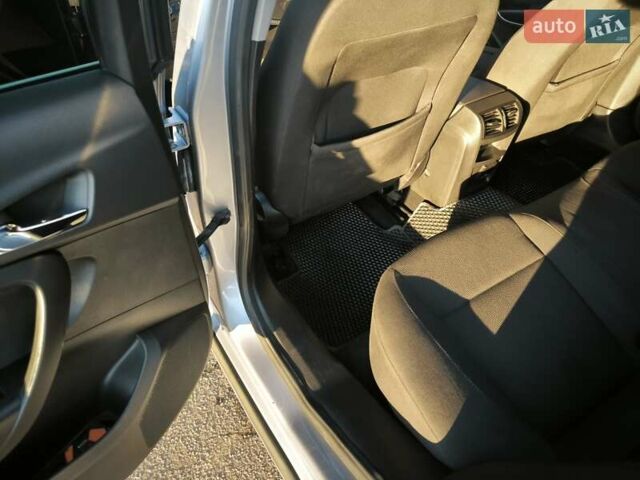 Серый Опель Инсигния, объемом двигателя 1.96 л и пробегом 295 тыс. км за 6500 $, фото 5 на Automoto.ua