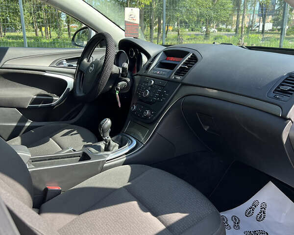 Серый Опель Инсигния, объемом двигателя 1.6 л и пробегом 161 тыс. км за 6900 $, фото 13 на Automoto.ua