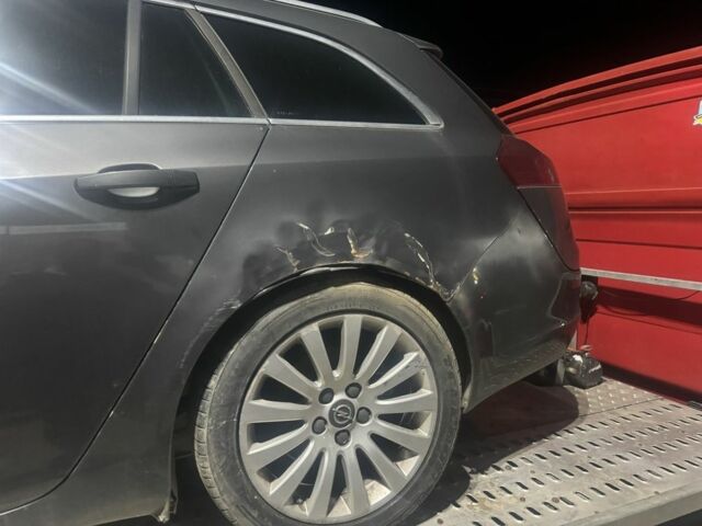 Серый Опель Инсигния, объемом двигателя 2 л и пробегом 250 тыс. км за 3200 $, фото 4 на Automoto.ua