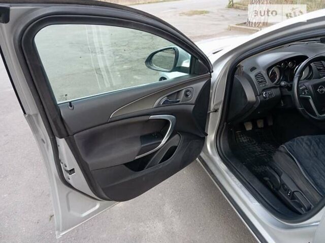 Сірий Опель Інсігнія, об'ємом двигуна 1.96 л та пробігом 245 тис. км за 7000 $, фото 11 на Automoto.ua