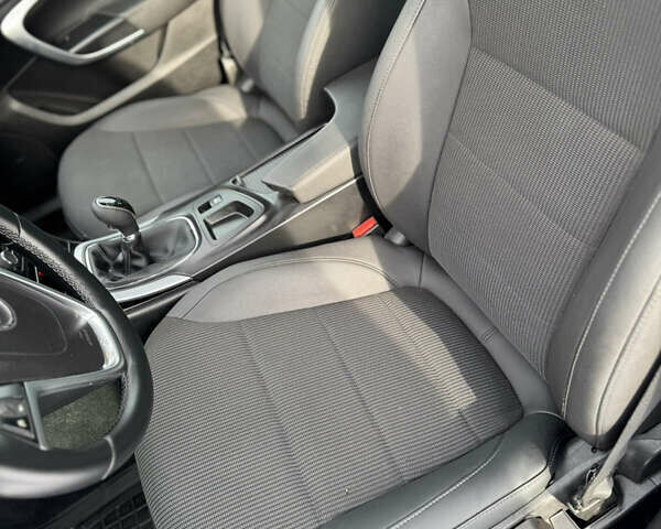 Сірий Опель Інсігнія, об'ємом двигуна 1.96 л та пробігом 280 тис. км за 5999 $, фото 21 на Automoto.ua