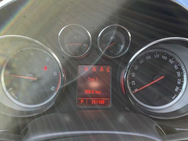 Серый Опель Инсигния, объемом двигателя 2 л и пробегом 251 тыс. км за 5100 $, фото 8 на Automoto.ua