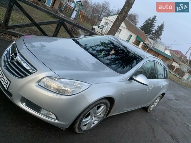 Серый Опель Инсигния, объемом двигателя 2 л и пробегом 227 тыс. км за 7800 $, фото 1 на Automoto.ua