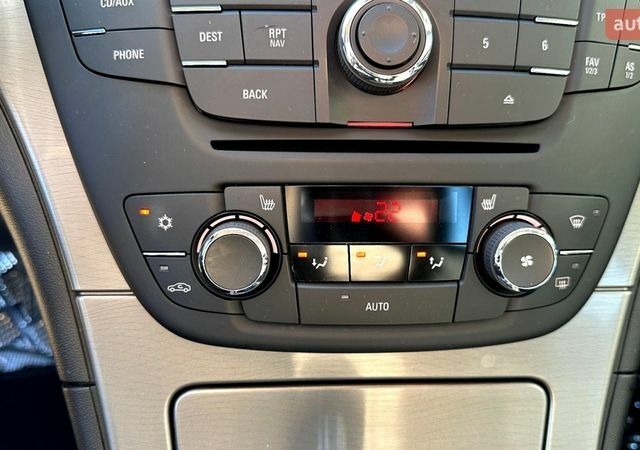 Сірий Опель Інсігнія, об'ємом двигуна 1.8 л та пробігом 197 тис. км за 7400 $, фото 28 на Automoto.ua