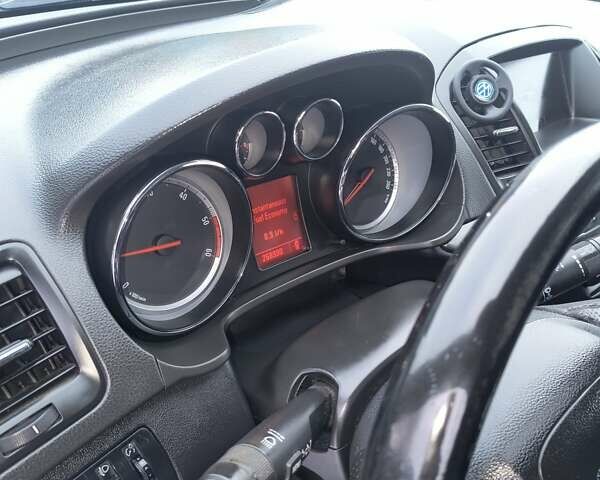 Сірий Опель Інсігнія, об'ємом двигуна 1.96 л та пробігом 268 тис. км за 6550 $, фото 4 на Automoto.ua