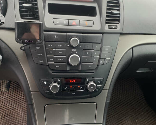 Сірий Опель Інсігнія, об'ємом двигуна 1.96 л та пробігом 300 тис. км за 6700 $, фото 24 на Automoto.ua