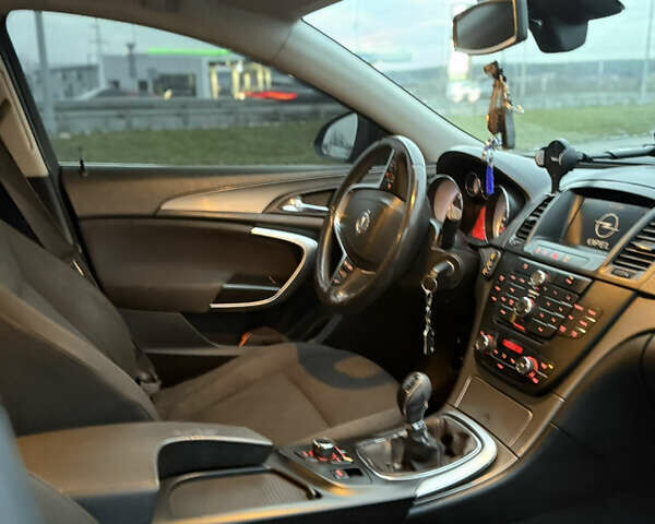 Серый Опель Инсигния, объемом двигателя 2 л и пробегом 316 тыс. км за 7250 $, фото 11 на Automoto.ua